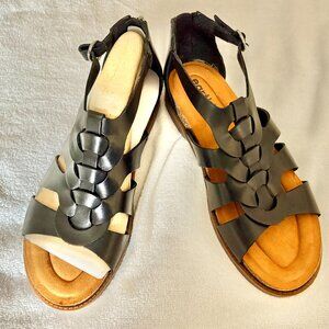 Earth Shoes Casual Flat Sandals, 6M, Black